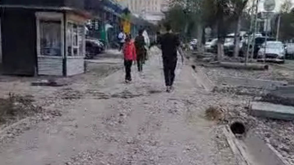 В мэрии рассказали, почему затянулся ремонт тротуара на Московской