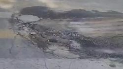 На ул.Боталиева проваливается асфальт. Видео