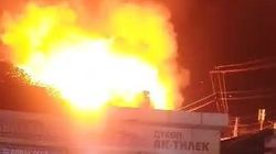 Очевидец снял на видео взрыв по время пожара в столовой в Кадамжае Очевидец снял на видео взрыв по время пожара в столовой в Кадамжае