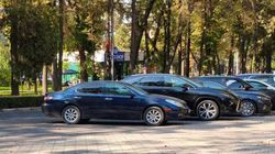 Стихийная парковка на бульваре Эркиндик. Видео горожанина Стихийная парковка на бульваре Эркиндик. Видео горожанина