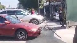 Тротуар на ул.Баялинова заставлен машинами. Видео Тротуар на ул.Баялинова заставлен машинами. Видео