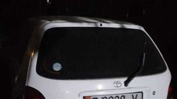 Во дворе дома в 6 мкр 9 месяцев без движения стоит «Тойота». Фото Во дворе дома в 6 мкр 9 месяцев без движения стоит «Тойота». Фото