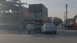 На Салиевой столкнулись две машины. Фото На Салиевой столкнулись две машины. Фото