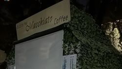 Законно ли на бульваре Эркиндик поставили павильон кофейни? Фото горожанина Законно ли на бульваре Эркиндик поставили павильон кофейни? Фото горожанина