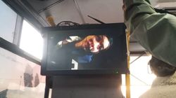 В автобусе №10 показывают видео с демонстрацией насилия. Фото горожанина В автобусе №10 показывают видео с демонстрацией насилия. Фото горожанина