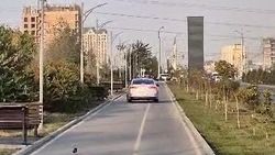 «Соната» едет по тротуару на Южной магистрали. Видео «Соната» едет по тротуару на Южной магистрали. Видео