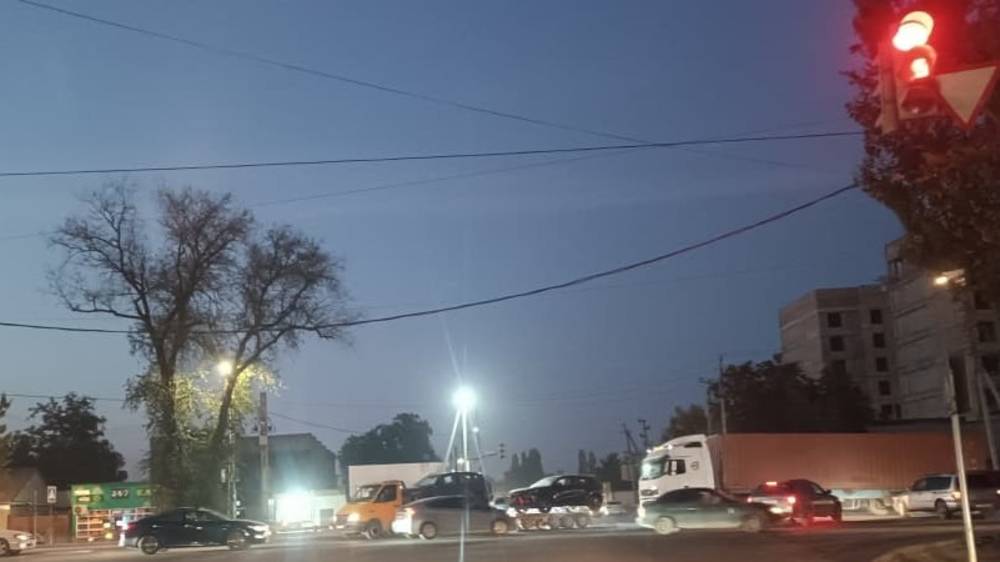 Затор на Жибек Жолу. Фото