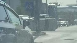 На Жибек Жолу столкнулись две машины, одна из них перевернулась. Видео с места ДТП На Жибек Жолу столкнулись две машины, одна из них перевернулась. Видео с места ДТП