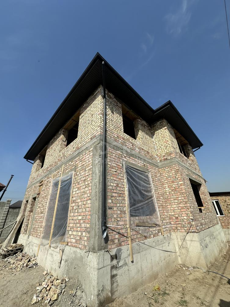 Продаю дом 5-ком. 185кв. м., этаж-2, 4-сот., стена кирпич, Оскон-Ордо (Салкын-Тор).