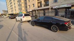 Тротуар на Южной магистрали снова заставлен машинами. Фото Тротуар на Южной магистрали снова заставлен машинами. Фото