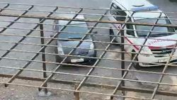 Законно ли в 5 мкр строят навес? Видео горожанина