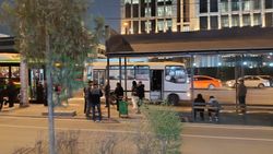 Автобусы продолжаются останавливаться в середине остановки. Видео Автобусы продолжаются останавливаться в середине остановки. Видео