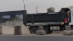 В Лебединовке грузовики гоняют, поднимая пыль. Видео В Лебединовке грузовики гоняют, поднимая пыль. Видео