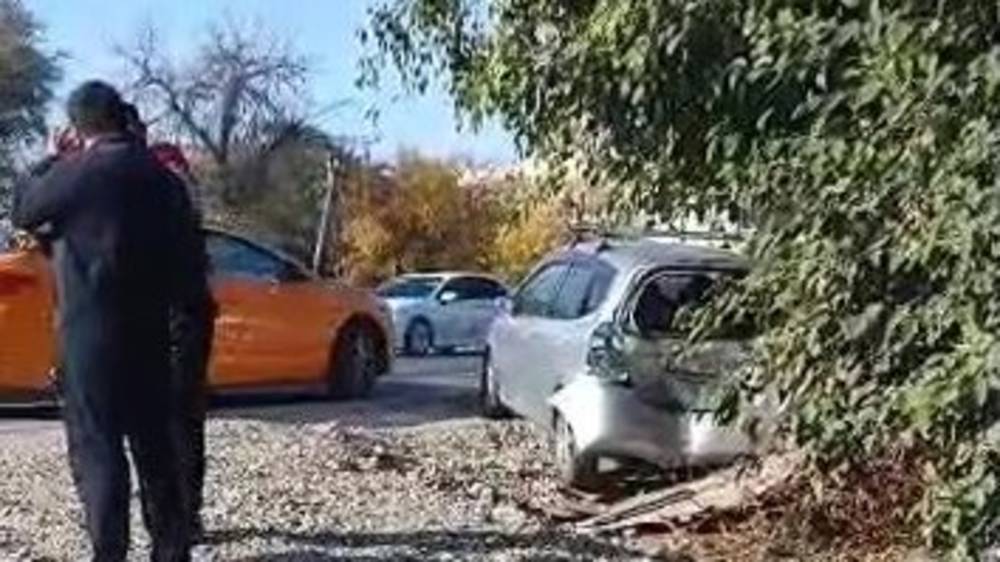 Рядом с церковью в Лебединовке произошло ДТП, образовалась пробка. Видео с места аварии