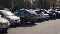 Горожанин предлагает сделать парковку возле «Азия Молл» почасовой. Видео Горожанин предлагает сделать парковку возле «Азия Молл» почасовой. Видео