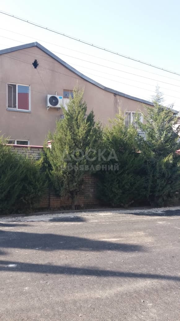 Продаю дом 6-ком. 221кв. м., этаж-2, 8-сот., стена кирпич, Киргизия-1.