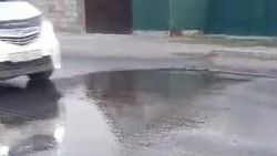 «Бишкекводоканал» устранил утечку питьевой воды в Кызыл-Аскере. Видео мэрии