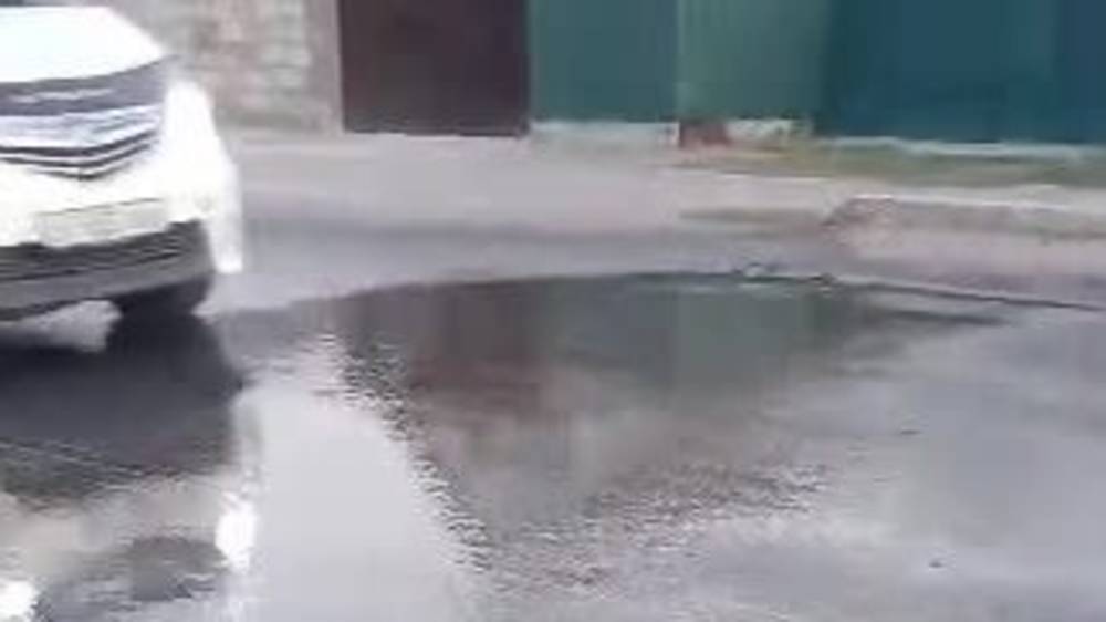 «Бишкекводоканал» устранил утечку питьевой воды в Кызыл-Аскере. Видео мэрии