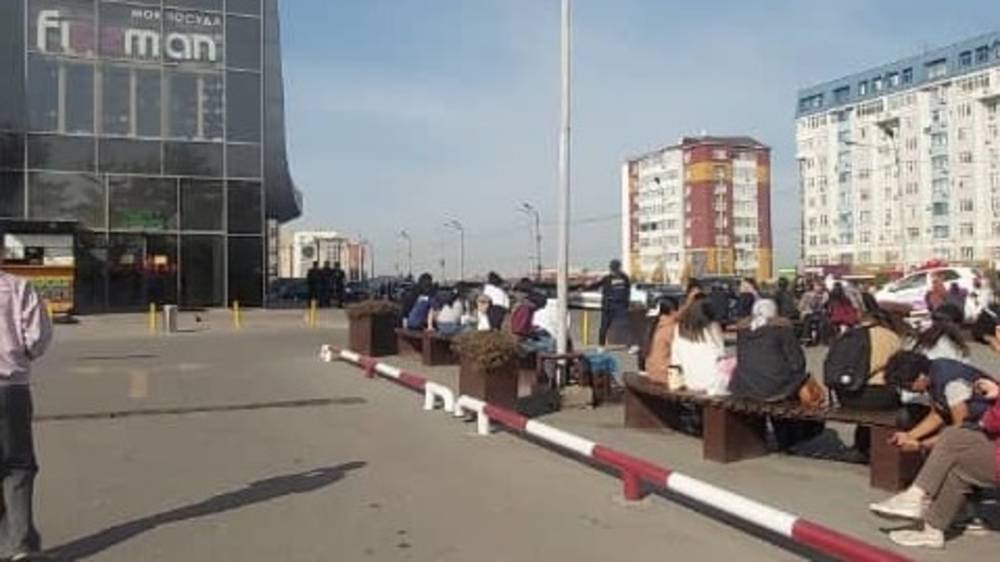 В ТЦ «Ала-Арча» эвакуировали посетителей. Фото