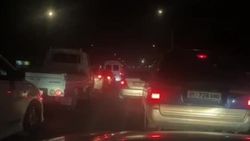 Водители продолжают жаловаться на пробки на Дэн Сяопина. Видео