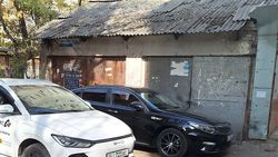 Законно ли во дворе на Московской стоит гараж? - горожанин