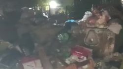 Гора мусора на улице Абая. Видео