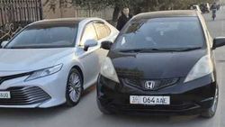 «Хонда Фит» едет по тротуару на Южной магистрали. Видео