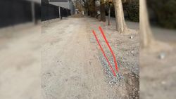 Стройкомпания разрушила ирригационную систему по Тимура Фрунзе, теперь укладывает асфальт без водоотводных лотков, - горожанин