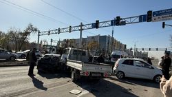 На Южной магистрали произошло ДТП с участием нескольких машин