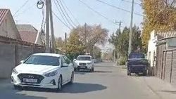 По улице Белгородская, напротив школы №42 нет тротуаров, - горожанин