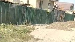 Кучи грунта на дороге в Ак-Босого. Видео