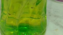 Горожанин показал, что нашел в бутылке с напитком «Султан-Чай». Видео Горожанин показал, что нашел в бутылке с напитком «Султан-Чай». Видео