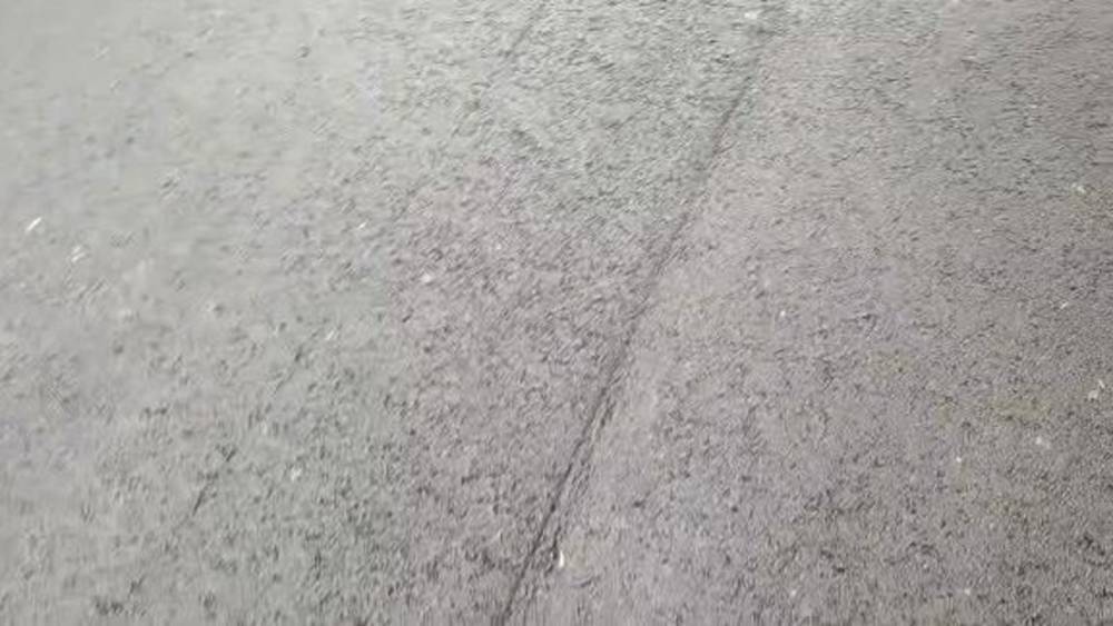 Мэрия ответила горожанину, который жалуется на качество нового тротуара на Айтматова