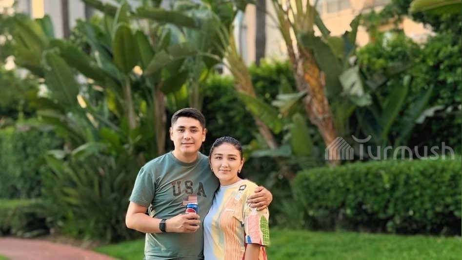 Аскарбай Куштарбек уулу с супругой