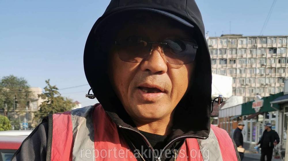 Парковщик на Чуй—Гоголя брал по 40 сомов вместо 25. С ним провели беседу. Ответ мэрии