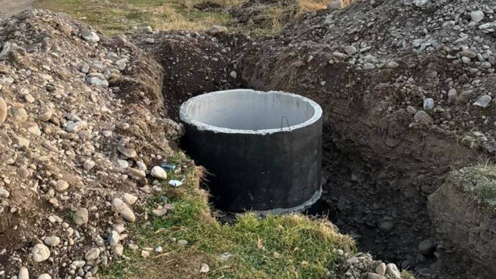 Жители села Кепер-Арык просят закопать оставленные колодцы. Фото