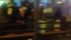 Автобусов не хватает, остановки забиты пассажирами. Видео горожанина