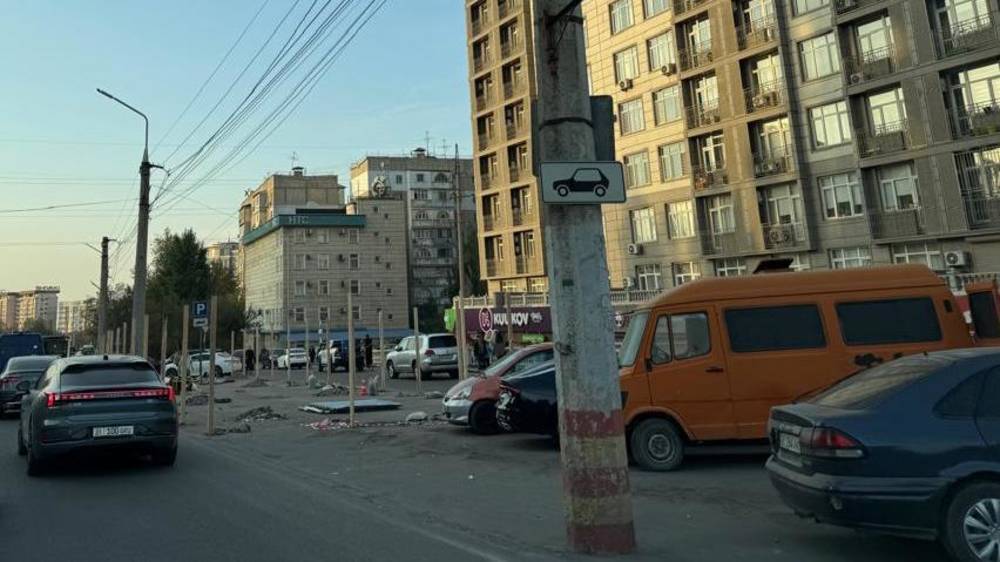 Зачем огородили парковку на Южной магистрали? Фото горожанина