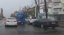 Горожанин просит отрегулировать циклы светофора на Ахунбаева