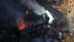 Последствия пожара в здании бывшего кинотеатра «Чатыр-Куль». Видео