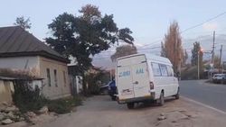 В Караколе отремонтировали дорогу, но тротуар не доделали. Видео жителя