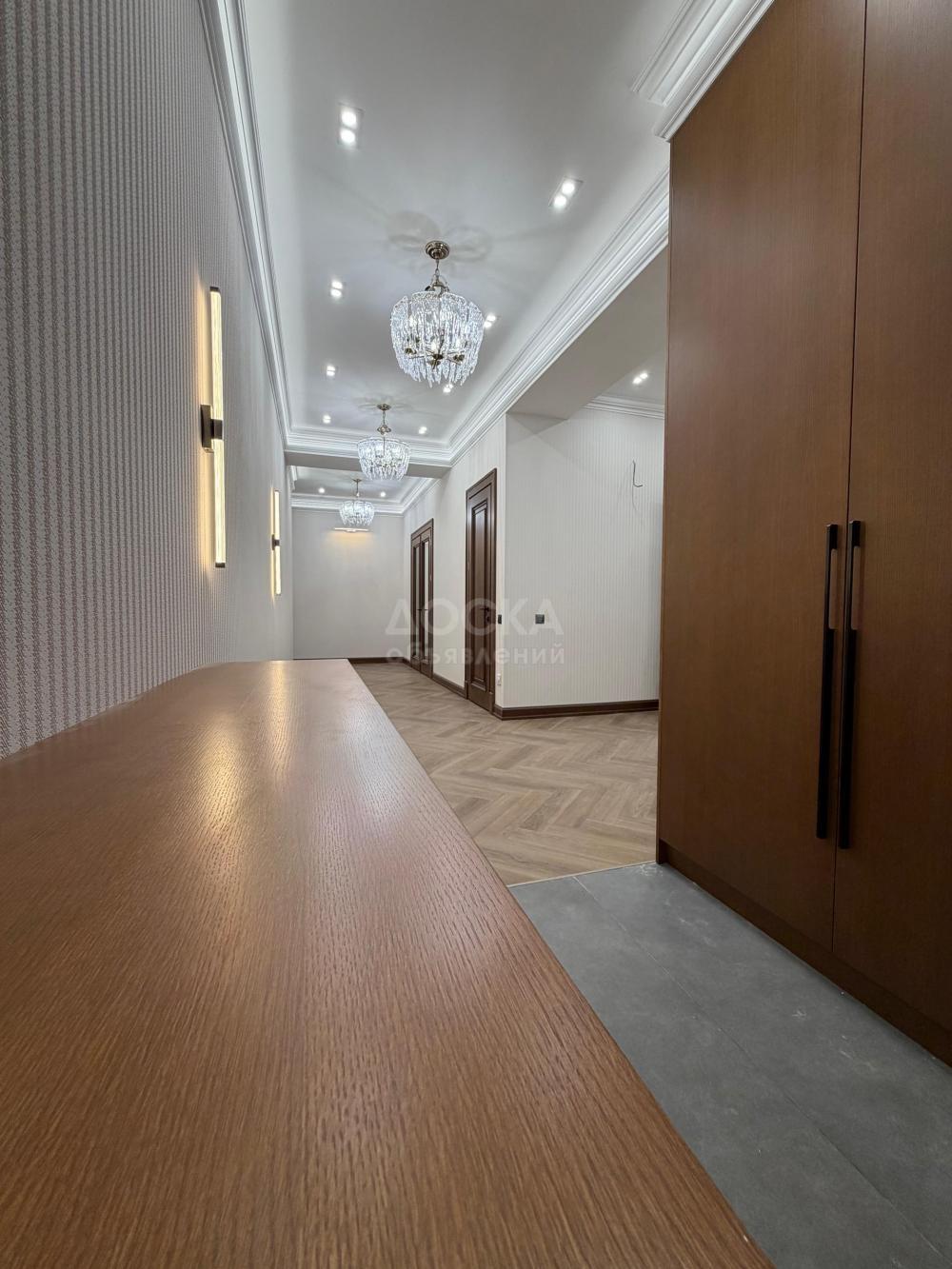 Продаю 4-комнатную квартиру, 195кв. м., этаж - 6/13, Южная Магистраль/ Малдыбаева.