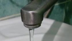 «Бишкекводоканал» устранил засор на Ахунбаева, где не было напора воды