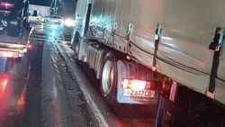 Асфальт на Жибек Жолу—Лермонтова поплыл волнами. Видео