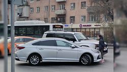 На Ахунбаева-Малдыбаева произошло ДТП