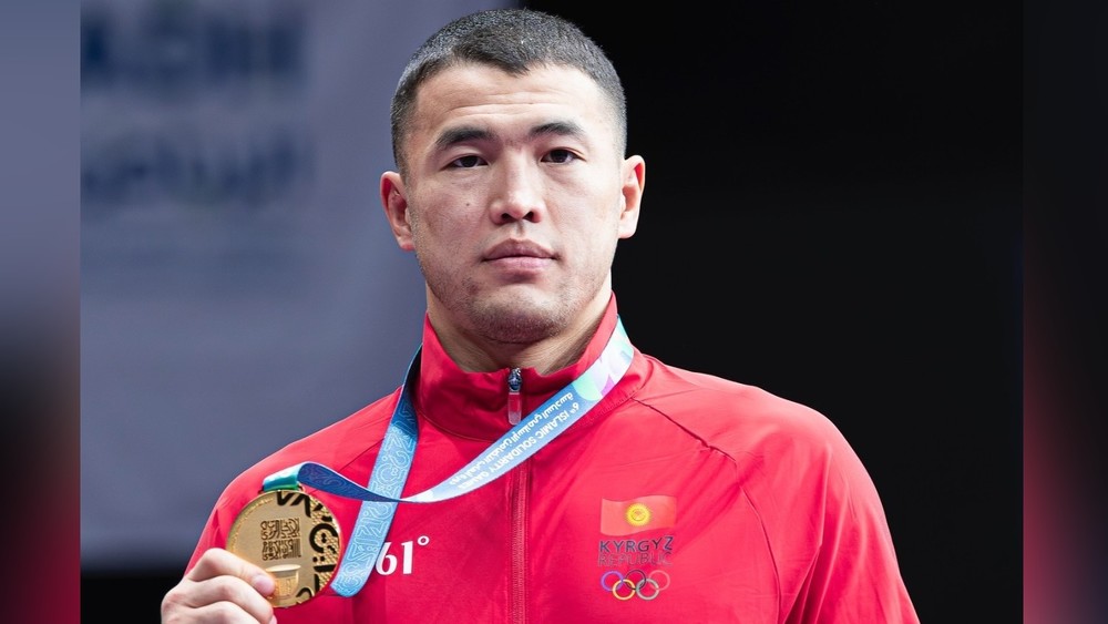 Акжол Махмудов