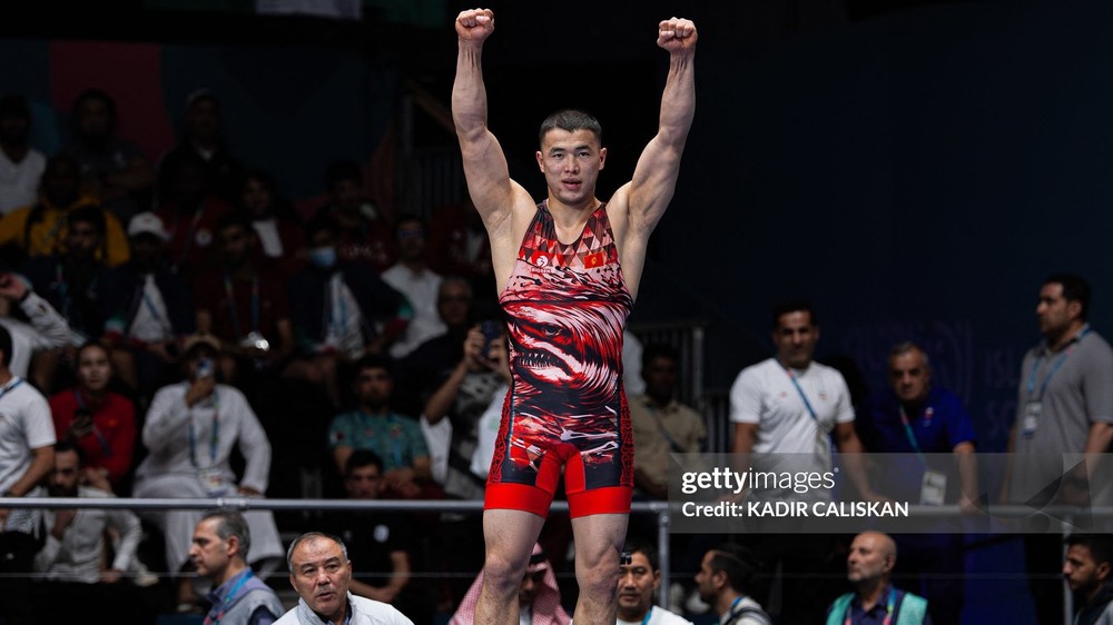 Акжол Махмудов