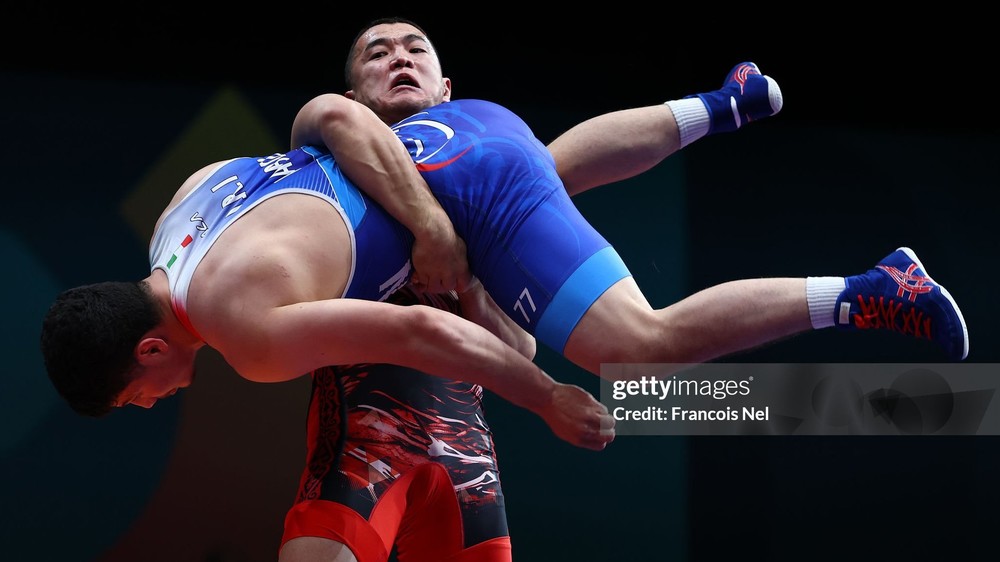 Акжол Махмудов