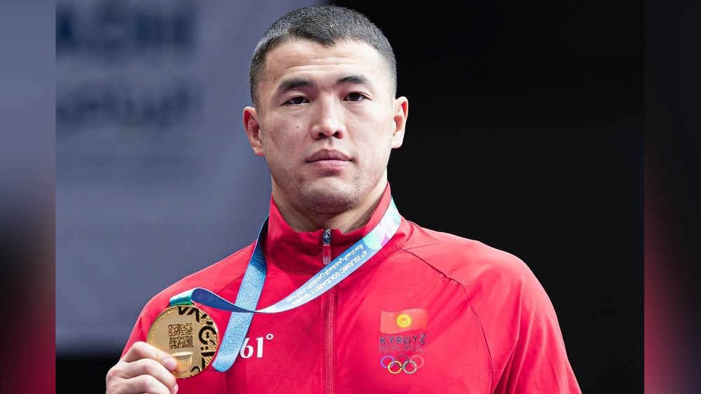 Акжол Махмудов