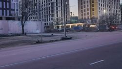 Половина дороги по Байтик Баатыра другого цвета. Фото